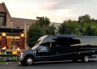 27-Passenger Mini Coach Bus Photo