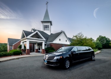 Lincoln MKT Stretch Limousine Photo