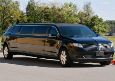 Lincoln MKT Super Stretch Limousine Photo