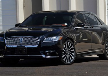 Lincoln Continental Photo