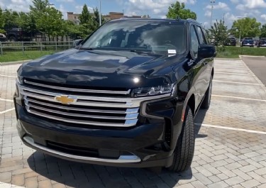 Chevrolet Suburban Photo